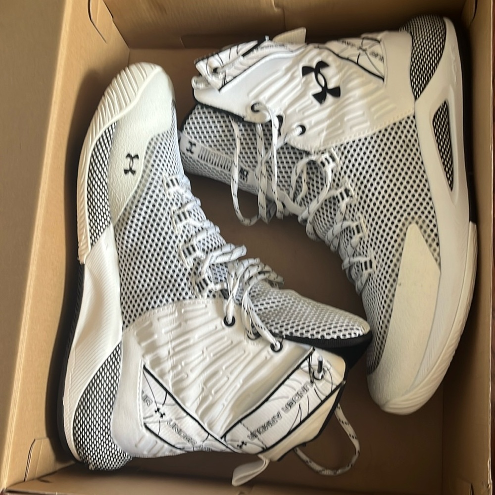 Under Armor HOVR Highlight Ace Volleyball Shoes | white/black | Womens 10